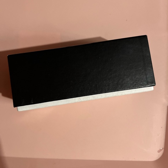 Chanel Coral & Tweed Chain Clover Charm Bracelet plus Box - Picture 10 of 13